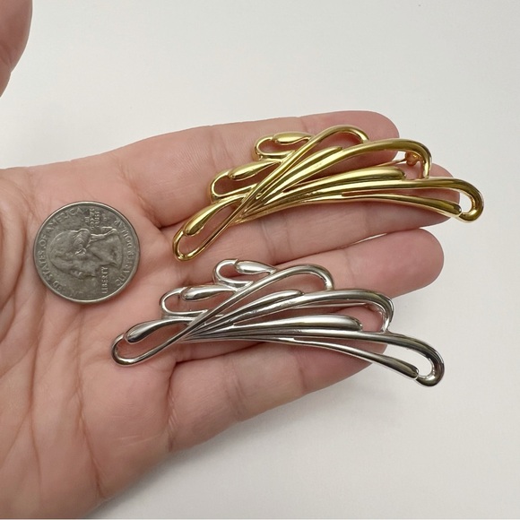 Vintage MONET Set of 2 Sculptural Goldtone Silvertone Pins Brooches - Picture 2 of 3